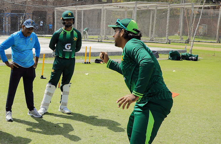 pakistan-test-squad-train-bangladesh-series-sarfaraz-ahmed