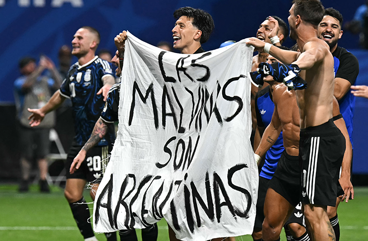 FIFA urged to investigate Argentina over Falklands banner at World Cup