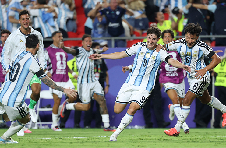Argentina beat 10-man Switzerland in extra-time to reach semi-final
