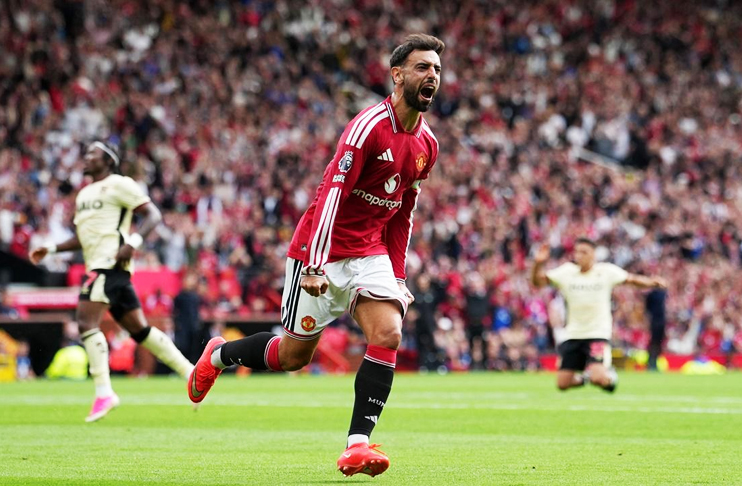 Bruno Fernandes hat-trick inspires Manchester United rout of Ipswich