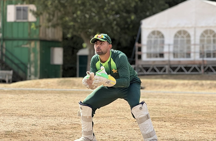 Pakistan hold first training session ahead of England Tests