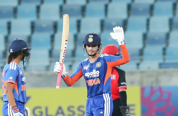 Smriti Mandhana achieves historic landmark in women's cricket